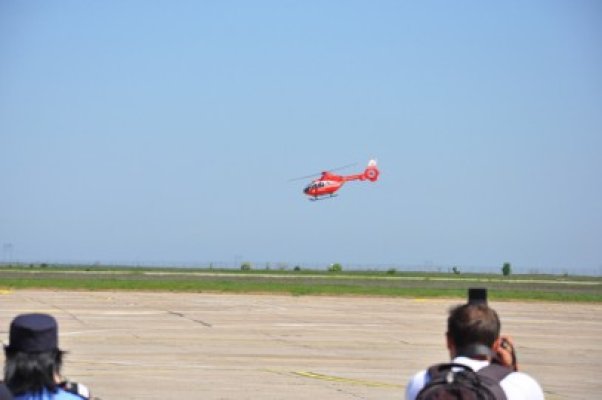 Bebeluş născut prematur, preluat cu elicopterul SMURD de la Ostrov